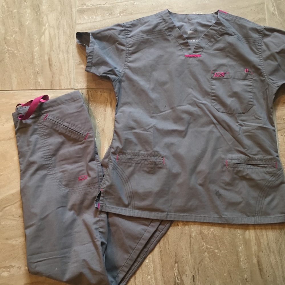 Iguana scrubs